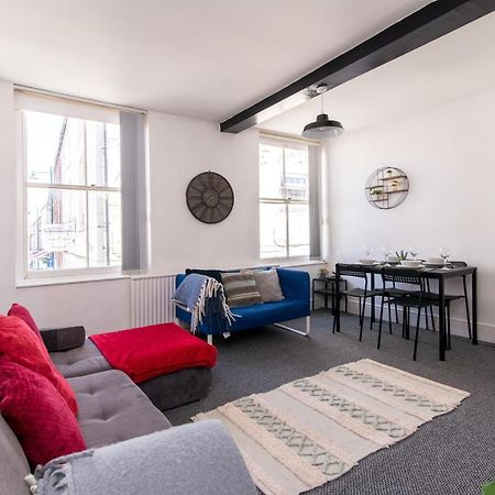Characterful 2 Bed Apartment - Spacious & Comfy Касл-Донингтон Экстерьер фото