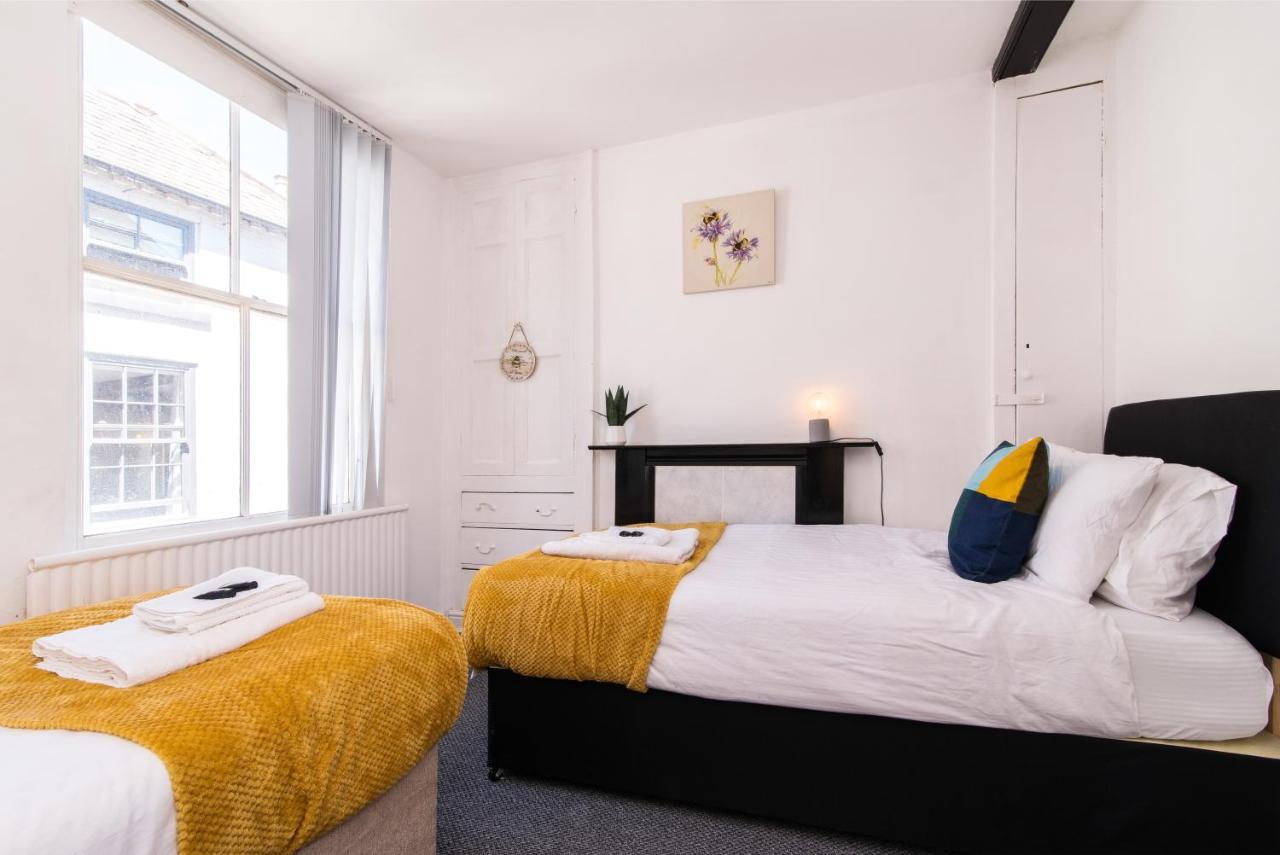 Characterful 2 Bed Apartment - Spacious & Comfy Касл-Донингтон Экстерьер фото